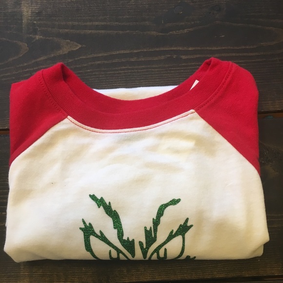 🎄Grinch Face on Red Raglan 3t 🎄 - Picture 5 of 8